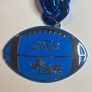 NFL Detroit Lions Blue And Silver Football Rope Necklace NWT